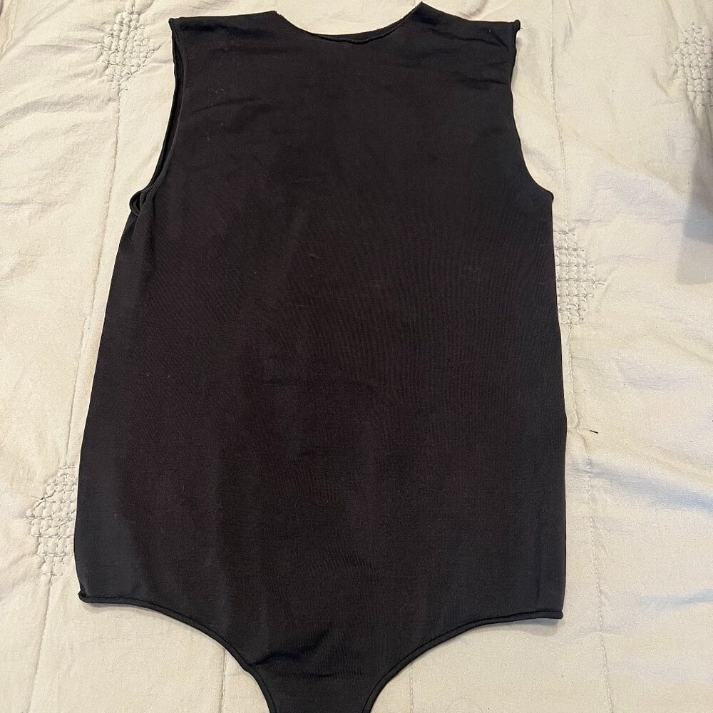 Skims - ESSENTIAL CREW NECK SLEEVELESS BODYSUIT - Picture 6 of 7